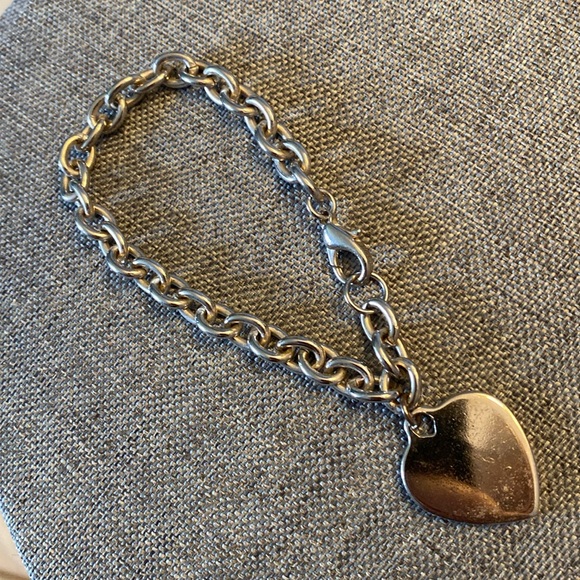 Vtg Silver-tone Bracelet with Heart Charm - Picture 2 of 3